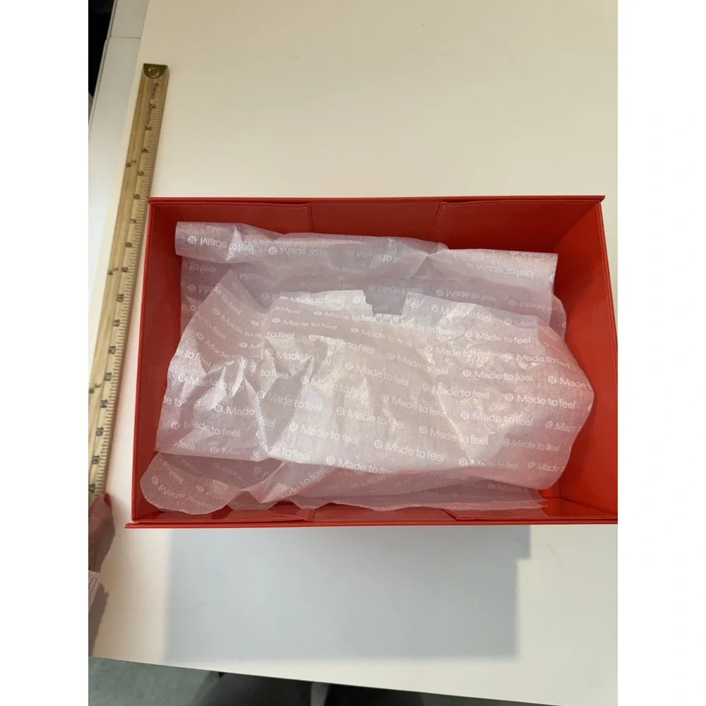 2025 Lululemon Holiday Medium‎ Red Gift Box